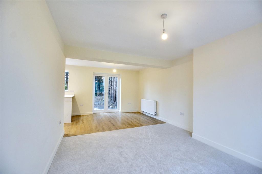 Property photo 2 of 39 Lounge Diner_1.Jpeg