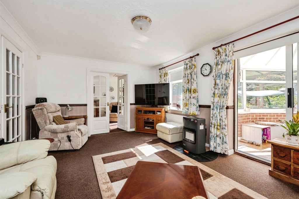 Property photo 2 of 16