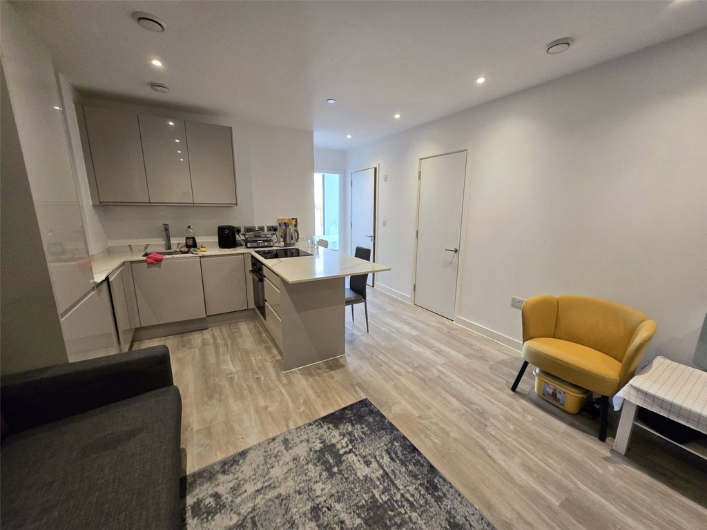 Property photo 2 of 21 Picture No. 04