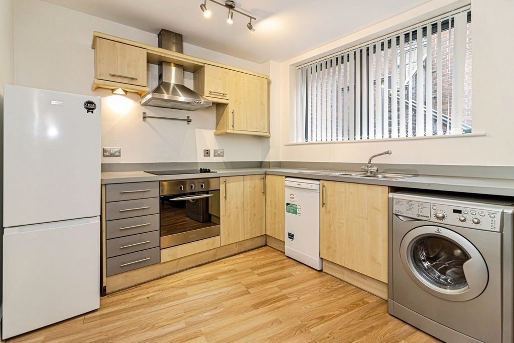 Property photo 2 of 11 Picture No. 12