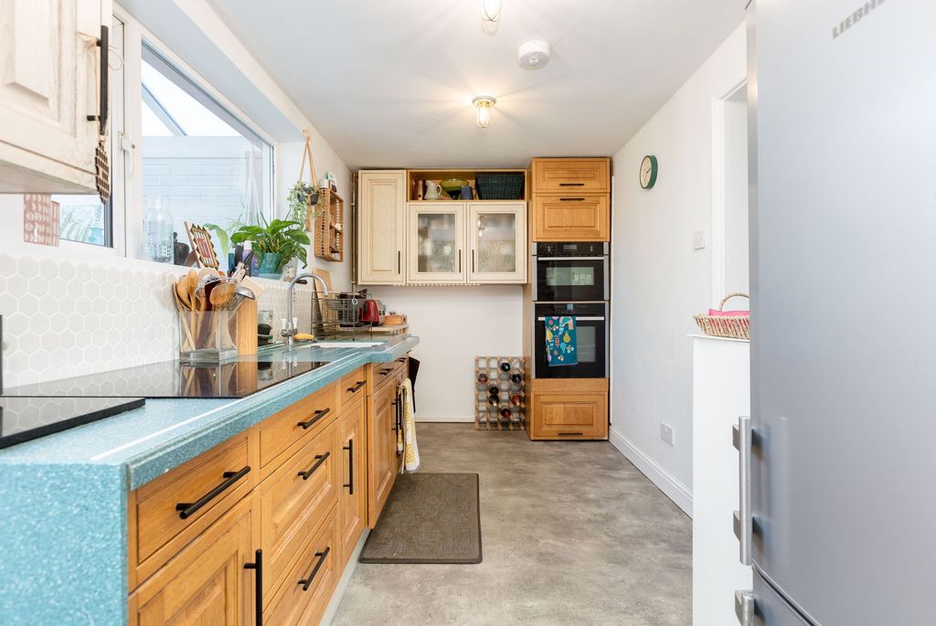 Property photo 3 of 17