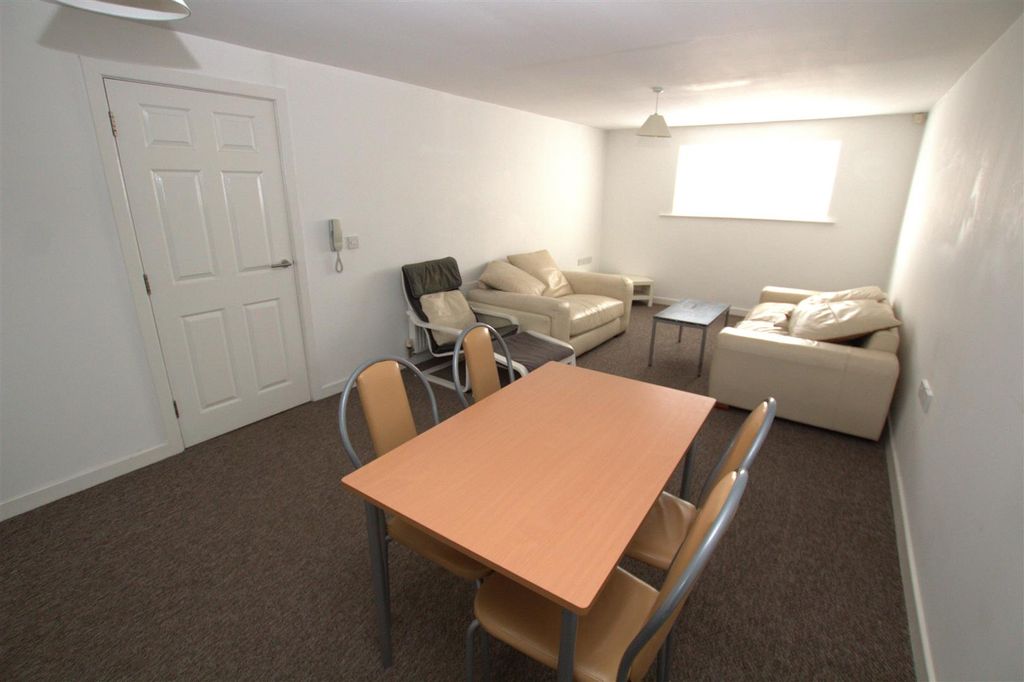 Property photo 3 of 8 Willows Reception.Jpg