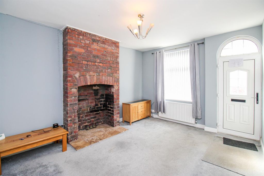 Property photo 2 of 9