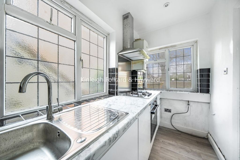 Property photo 3 of 6 3935c958-9288-4Ec5-B