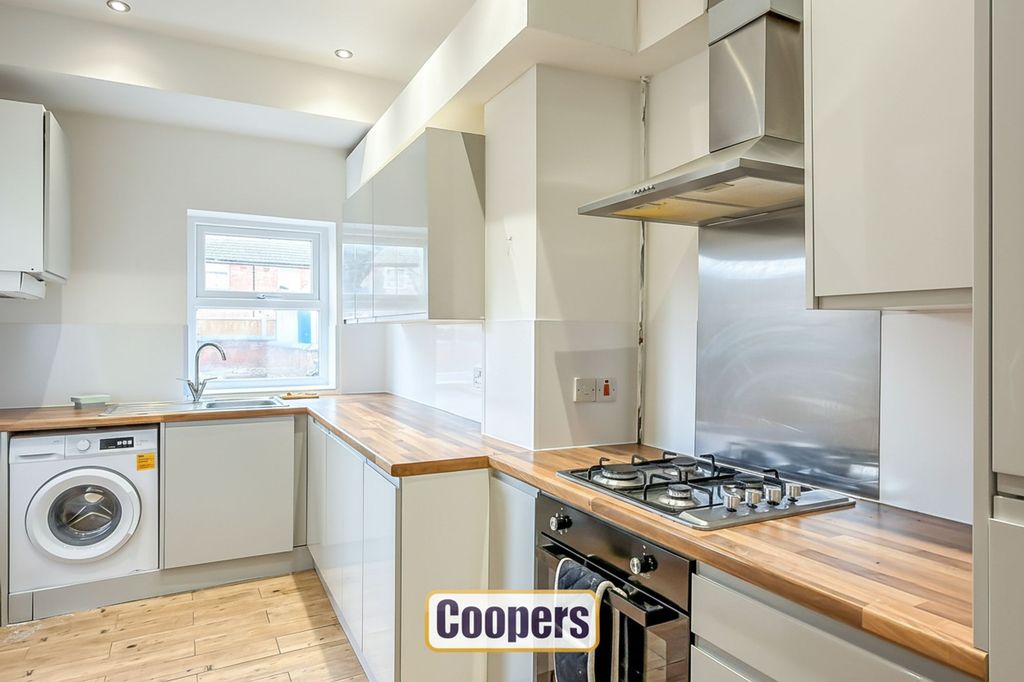 Property photo 3 of 13 Kitchen