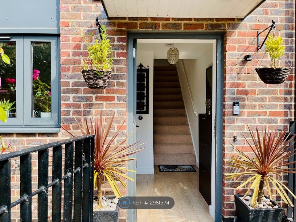 Property photo 1 of 16 Entrance