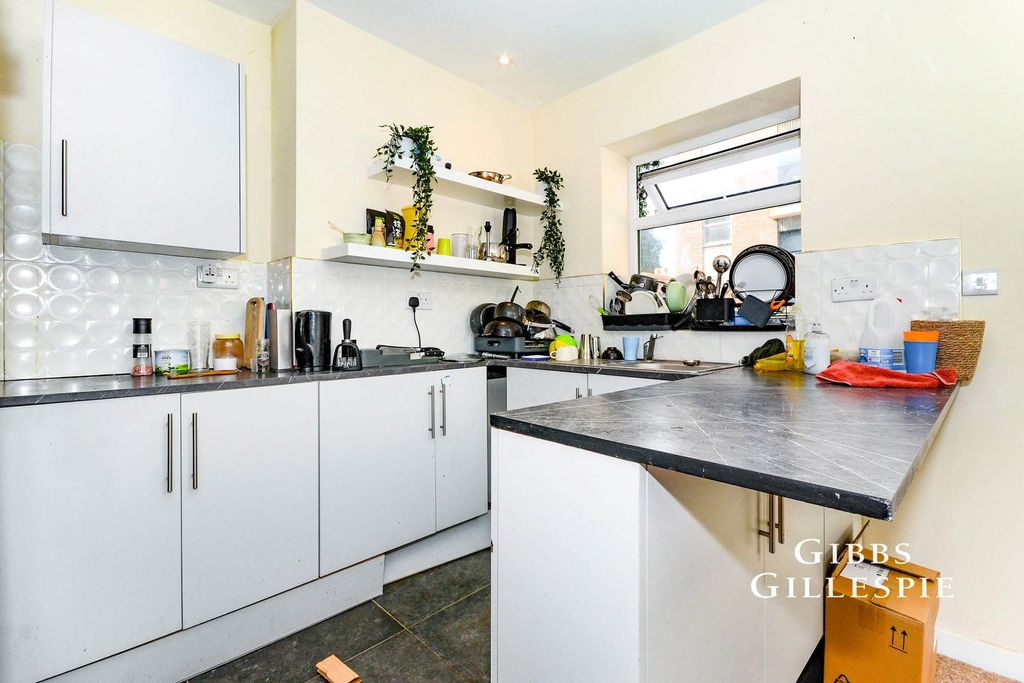 Property photo 1 of 10 Photo