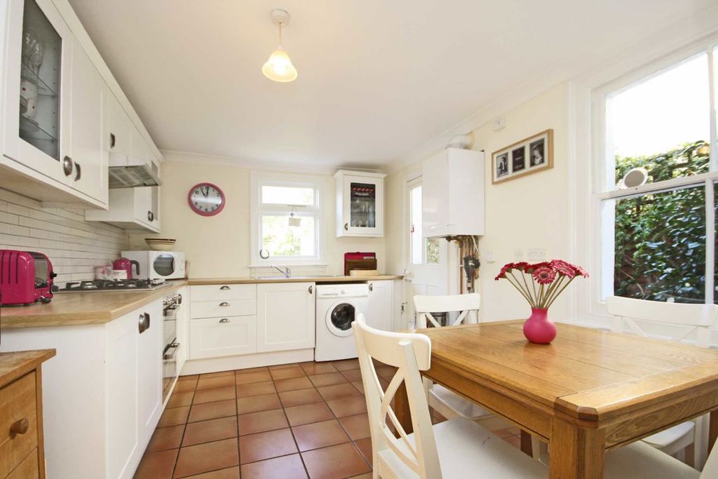 Property photo 3 of 5