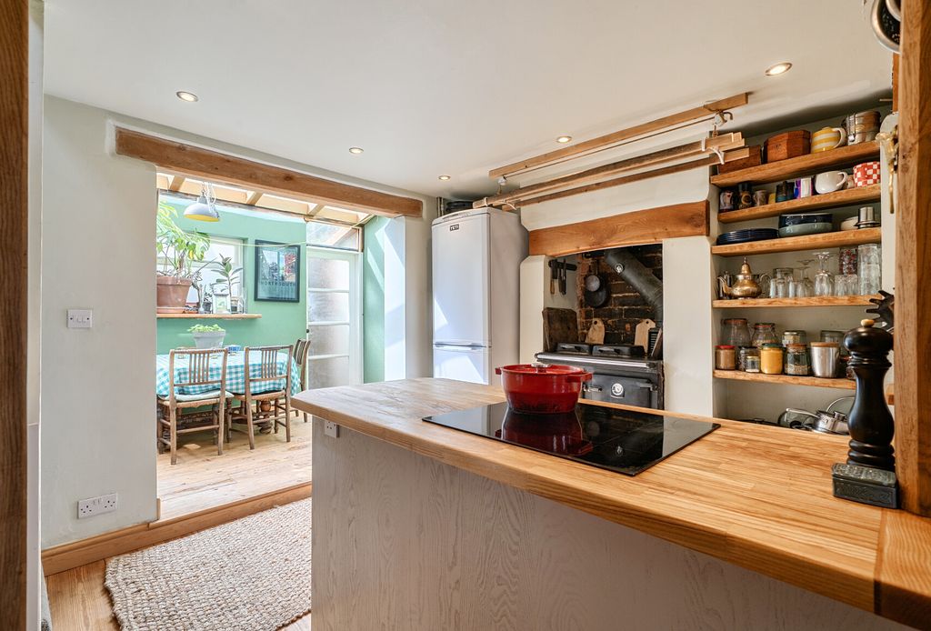 Property photo 2 of 25 1471667-13-6A22d4...
