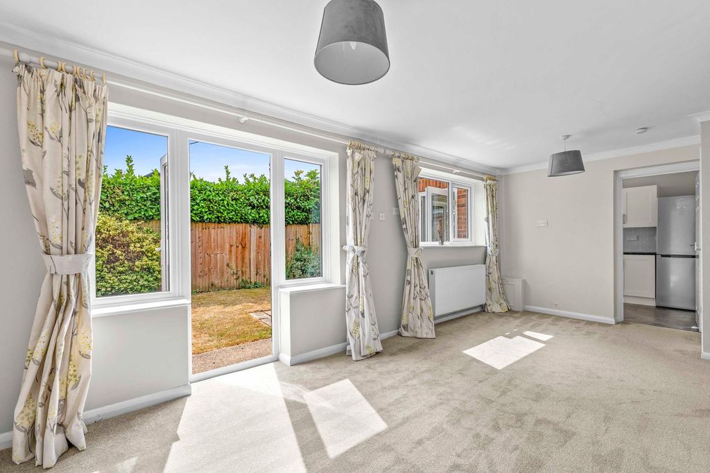 Property photo 3 of 11