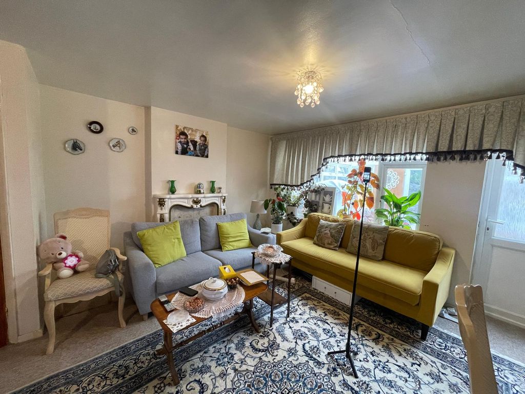 Property photo 2 of 14