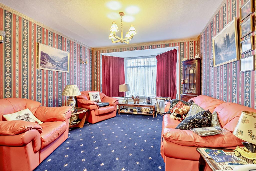 Property photo 2 of 19