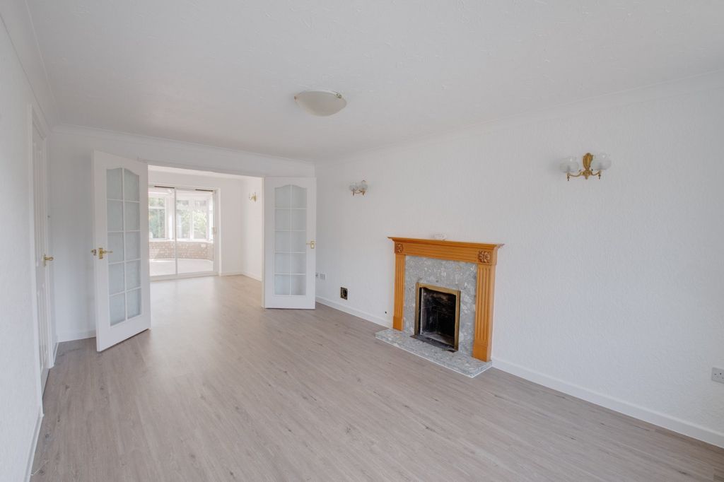 Property photo 2 of 18 Picture No. 13