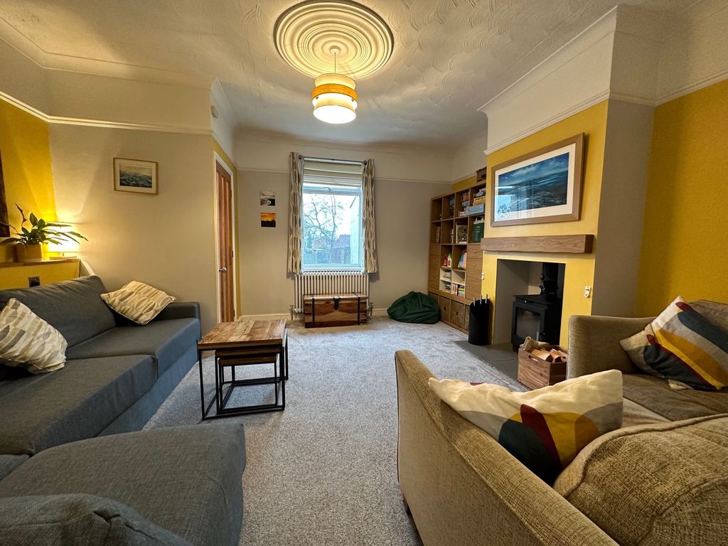 Property photo 2 of 17 Photograph 2