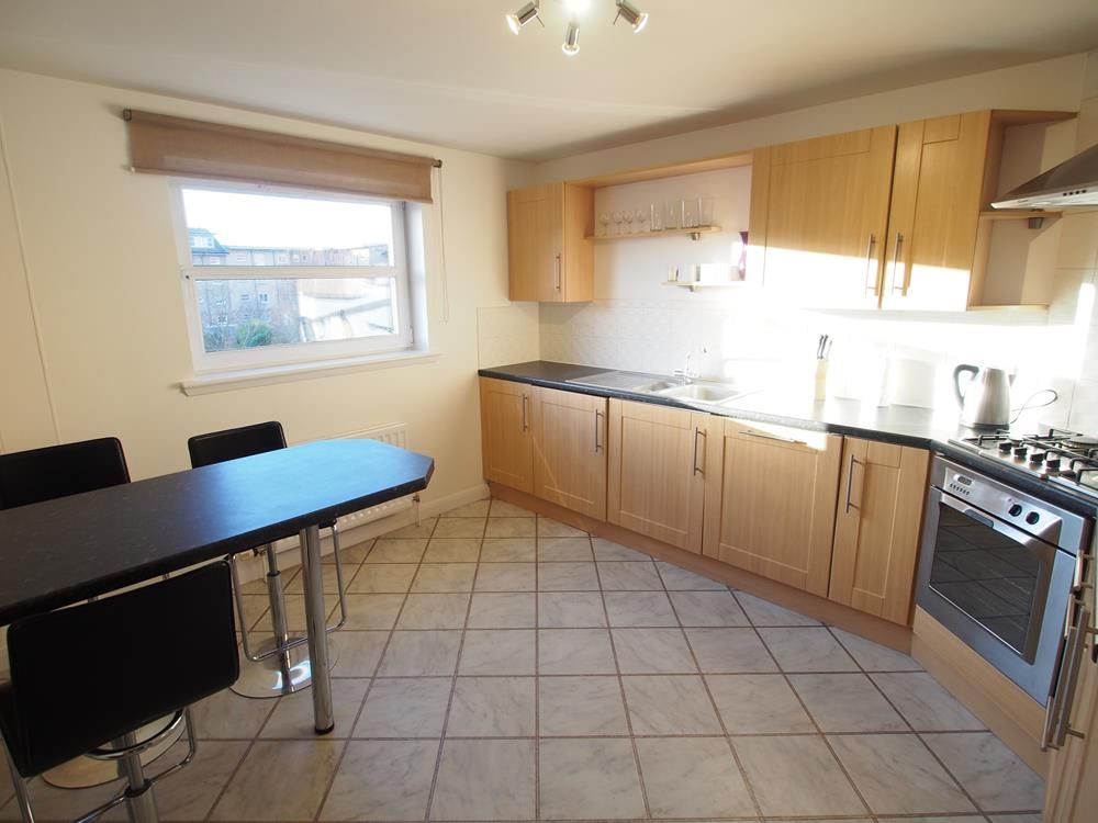 Property photo 3 of 9 Kitchen