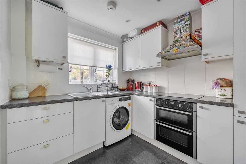 Property photo 3 of 16 1377020-16-6915283611666.Jpg