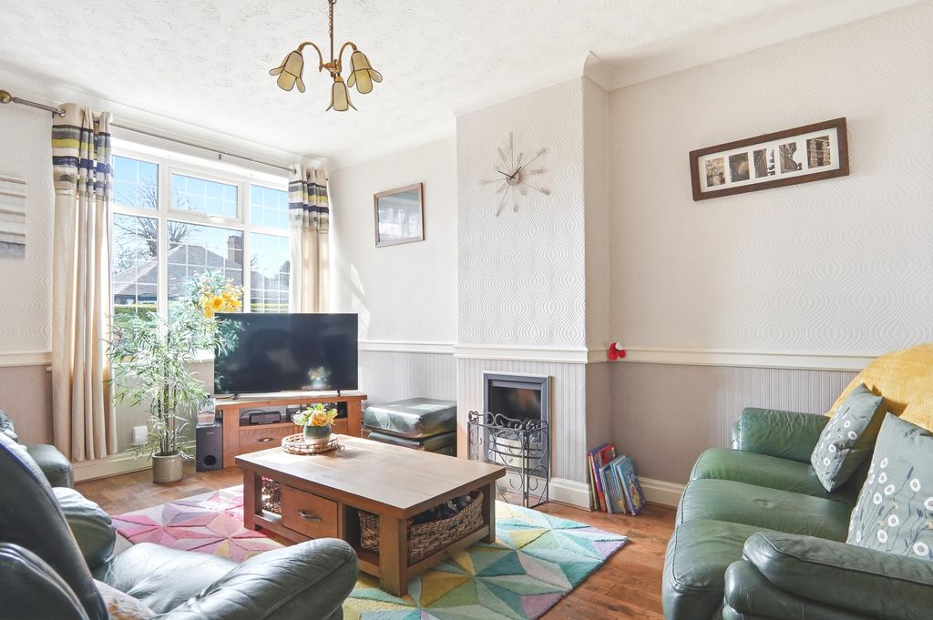 Property photo 2 of 11 29Howard003