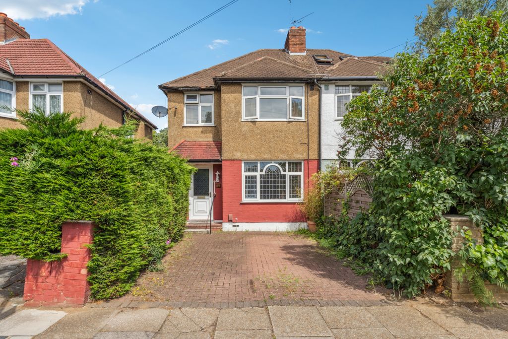 Property photo 1 of 13 Chain Free Three Bedroom Semi- Detached  House For Sale Â€“ Northolt, Ub5