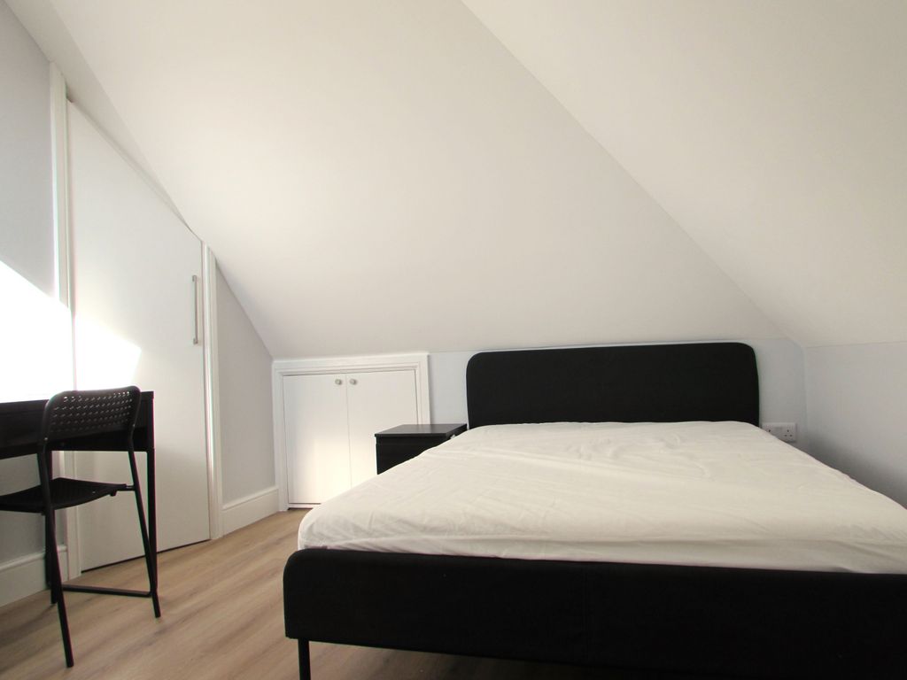 Property photo 1 of 2 Room