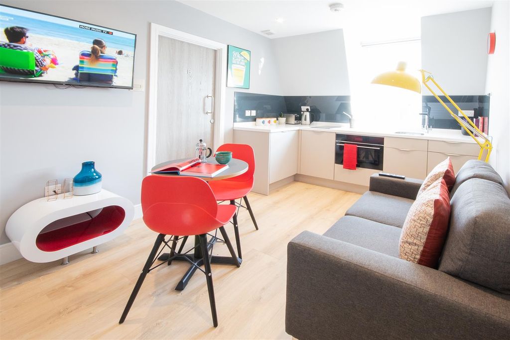 Property photo 3 of 10