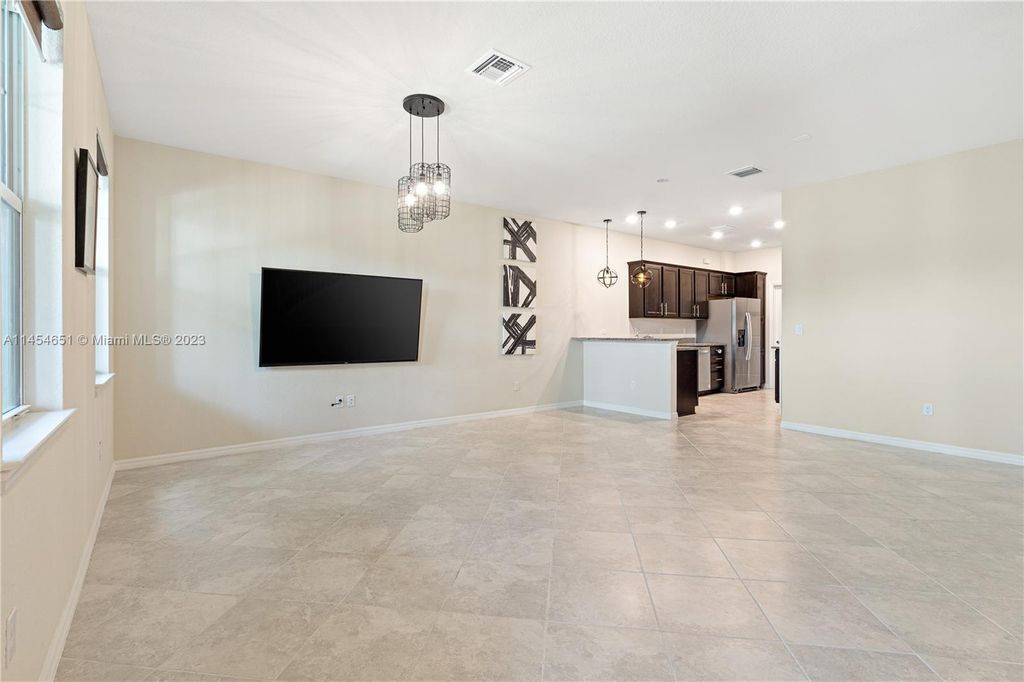 Property photo 2 of 17 <Alttext/>