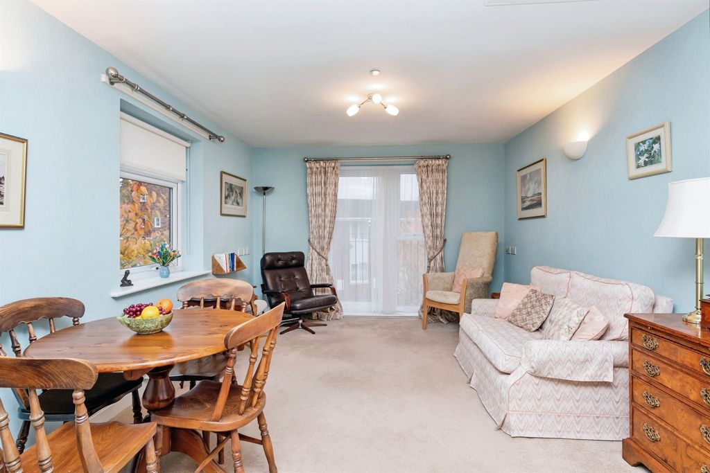 Property photo 3 of 10