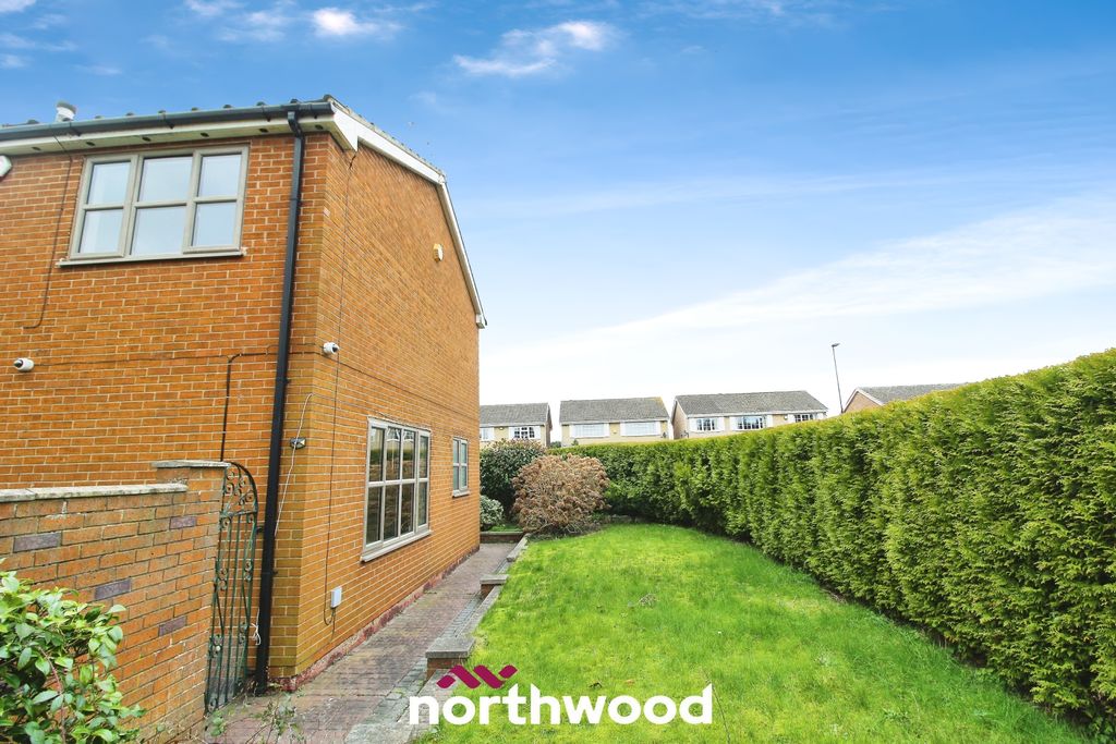 Property photo 3 of 39