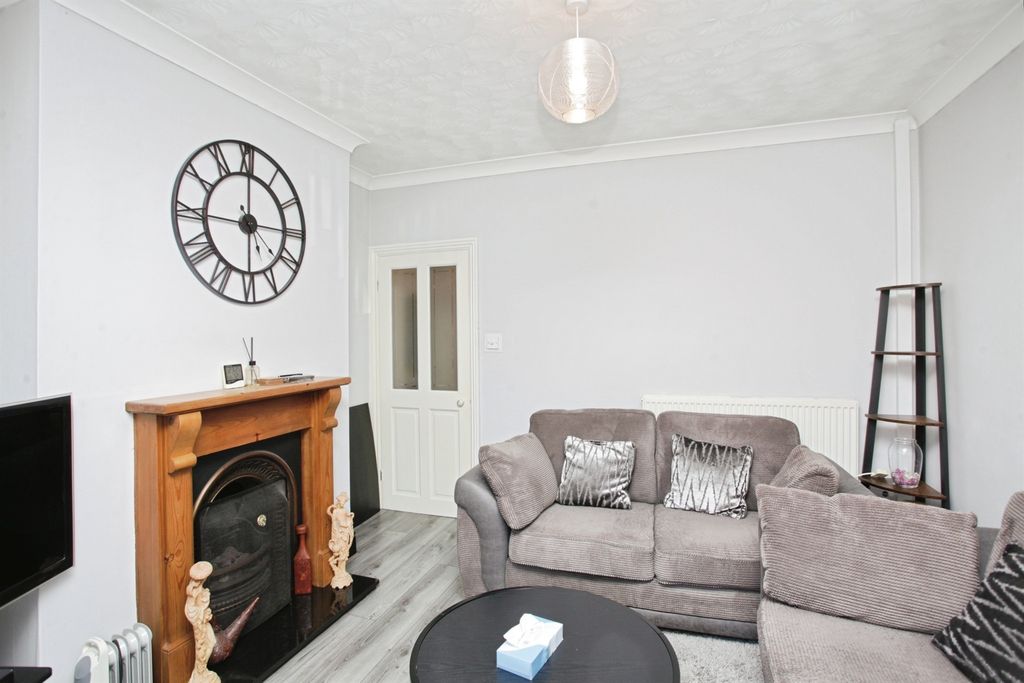 Property photo 3 of 19