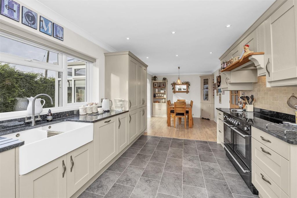 Property photo 2 of 27 Dcp_0151.Jpg