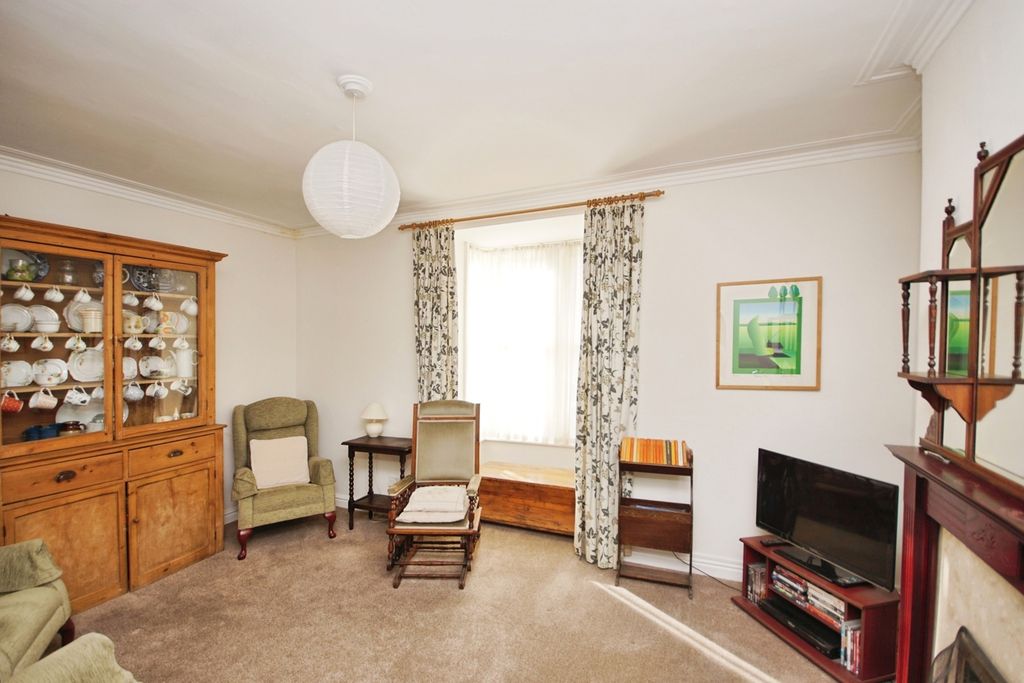 Property photo 2 of 17 Photo