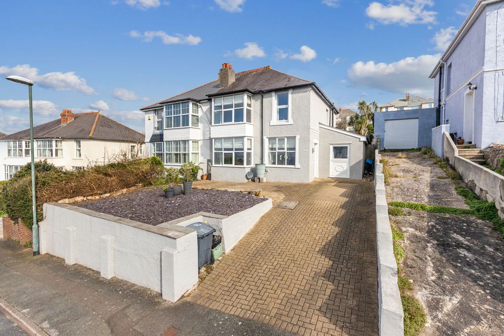 Property photo 1 of 27