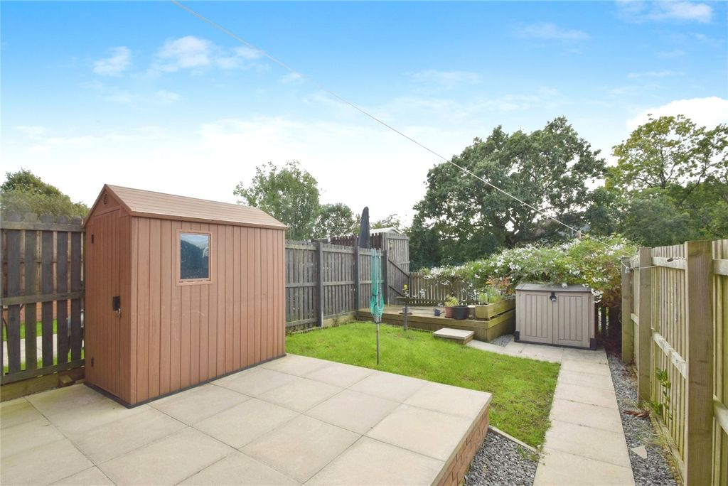 Property photo 2 of 20 Picture No. 17