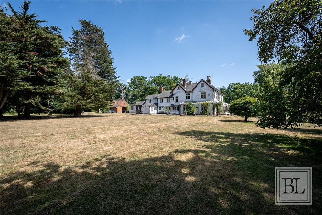 Property photo 2 of 39