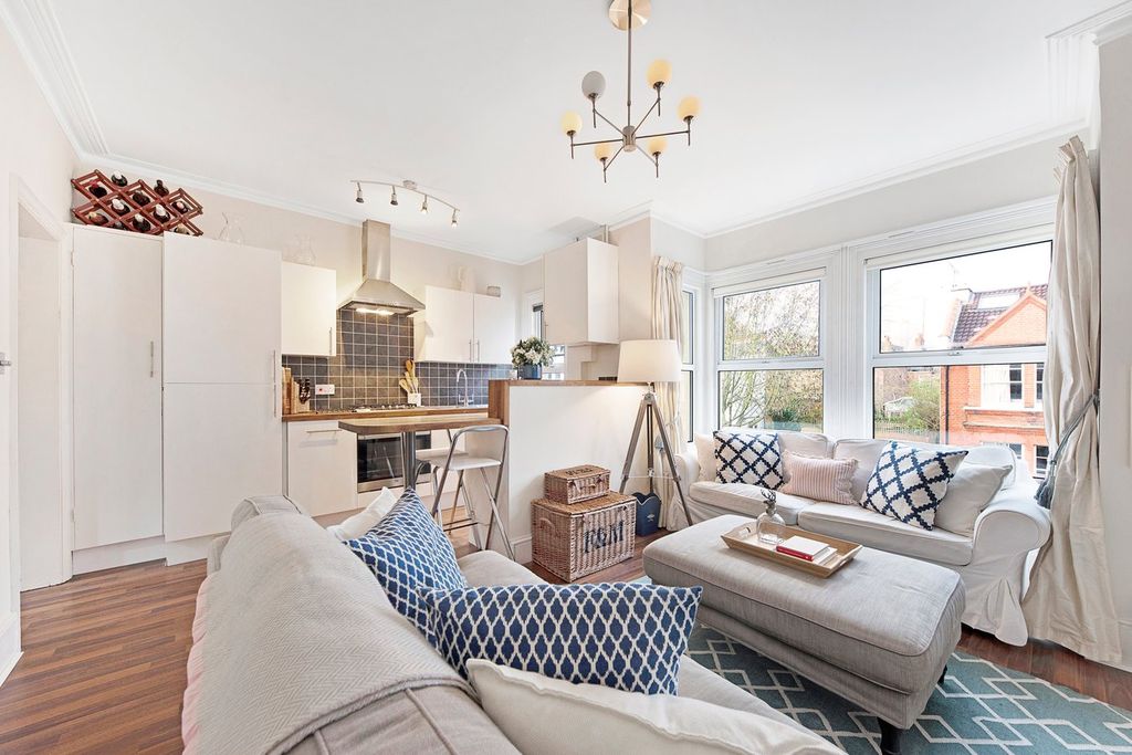 Property photo 1 of 8