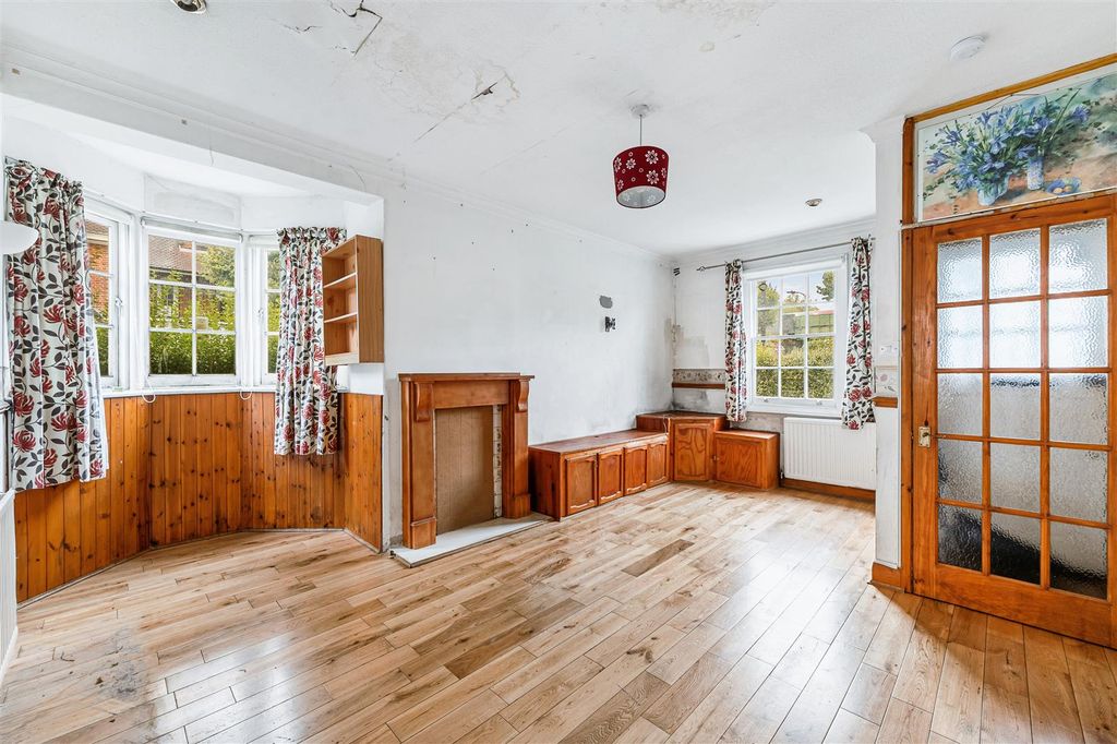 Property photo 2 of 13 43 Fitzneal Street-3.Jpg