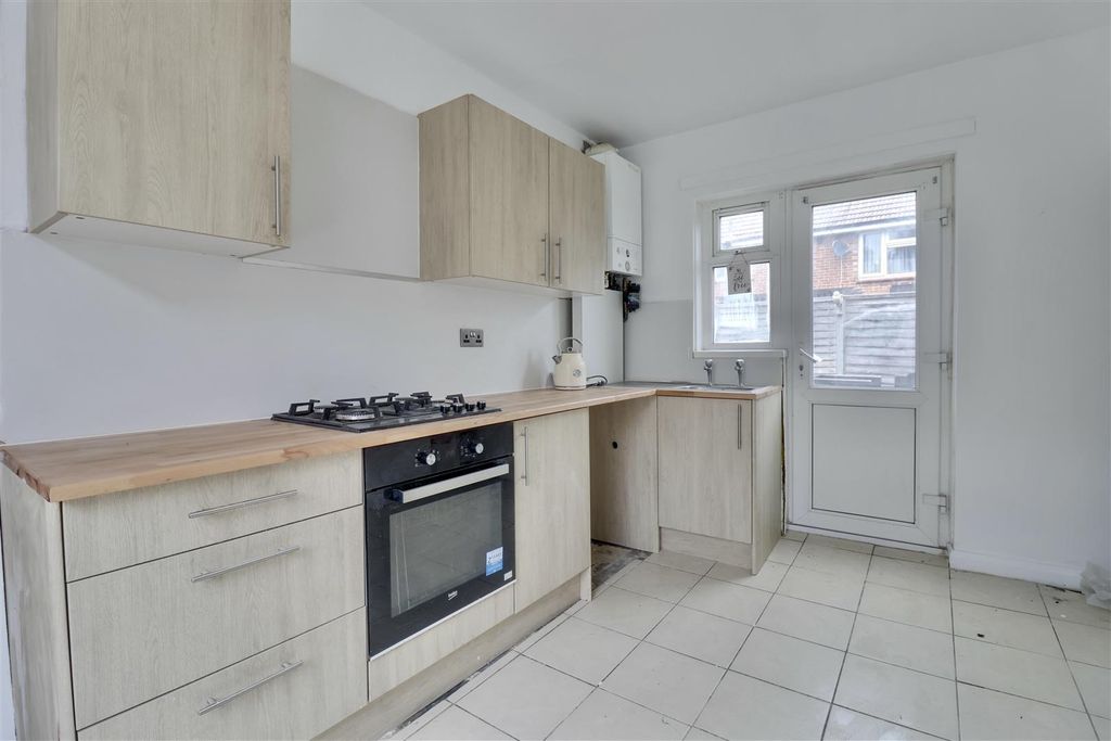 Property photo 2 of 9 6E24B1B2-D8D0-440C-8165-8Ca40B6Aa079_1_201_A.Jpeg