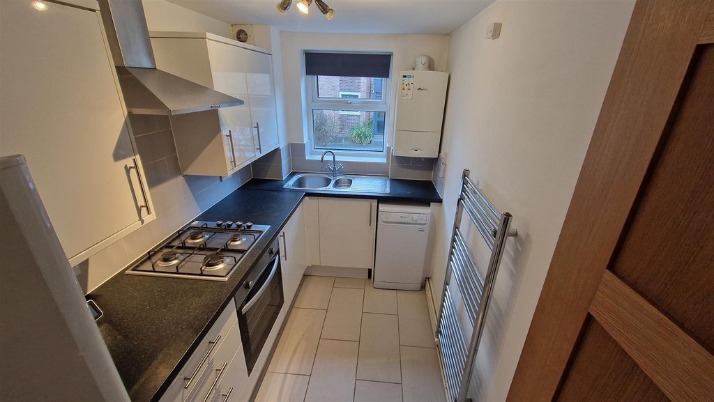 Property photo 3 of 13 Kitchen