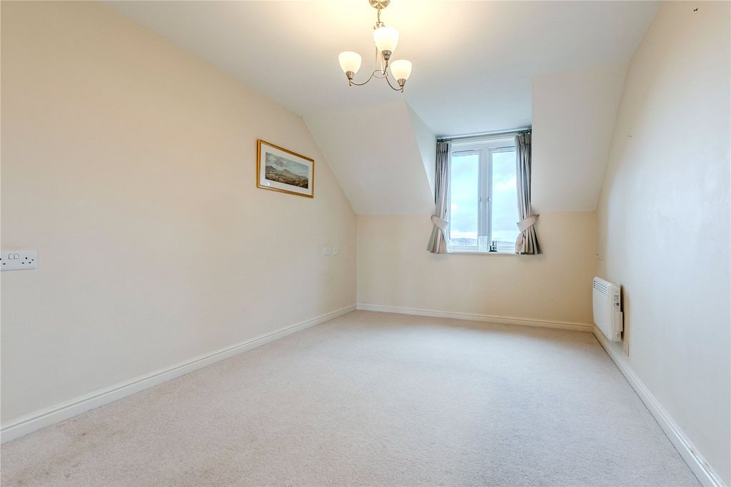 Property photo 3 of 11 Bedroom