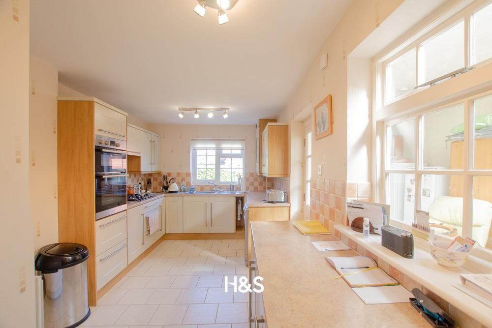 Property photo 2 of 21 57 Inchford - Kitchen2.Jpg