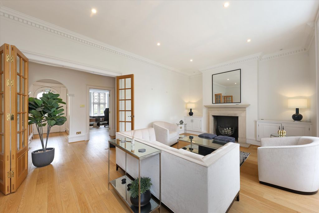 Property photo 3 of 19 Image