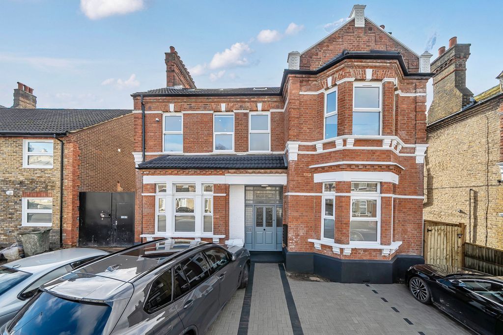 Property photo 1 of 16