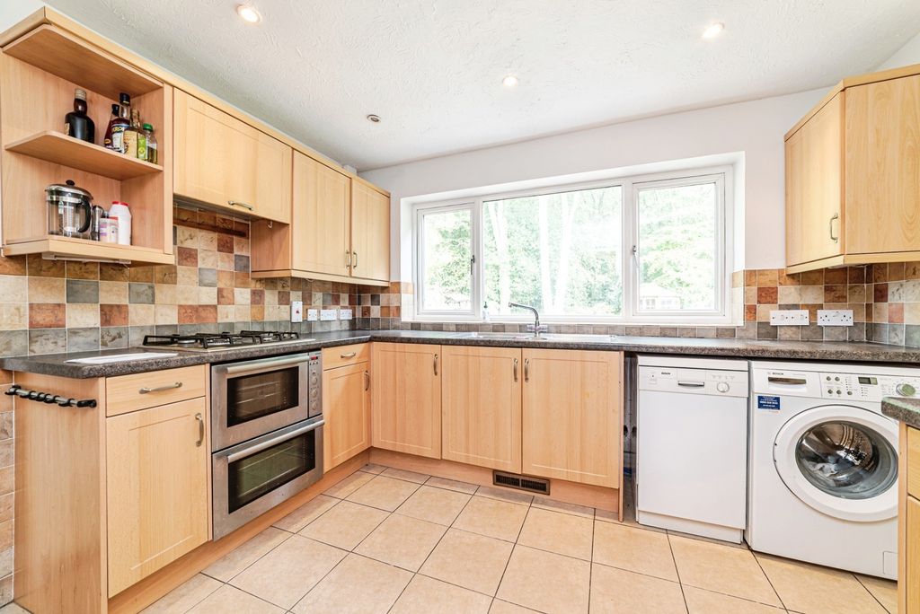 Property photo 3 of 27 Pbox-Img.Jpg