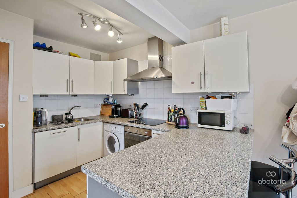 Property photo 3 of 8