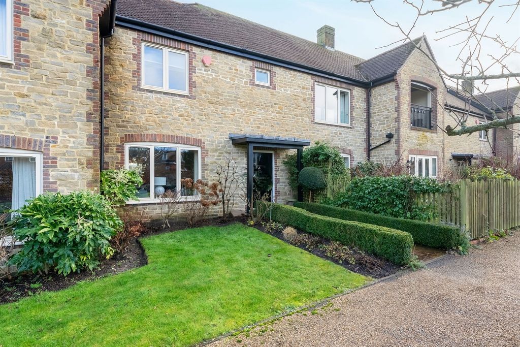 Property photo 1 of 16 (Main)