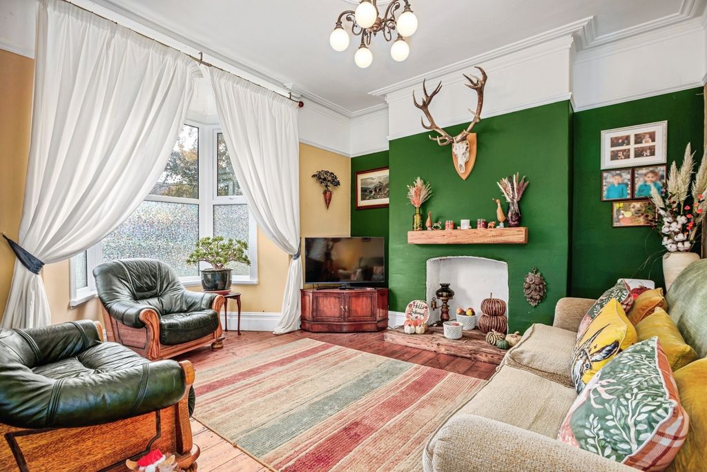 Property photo 2 of 21 Photo