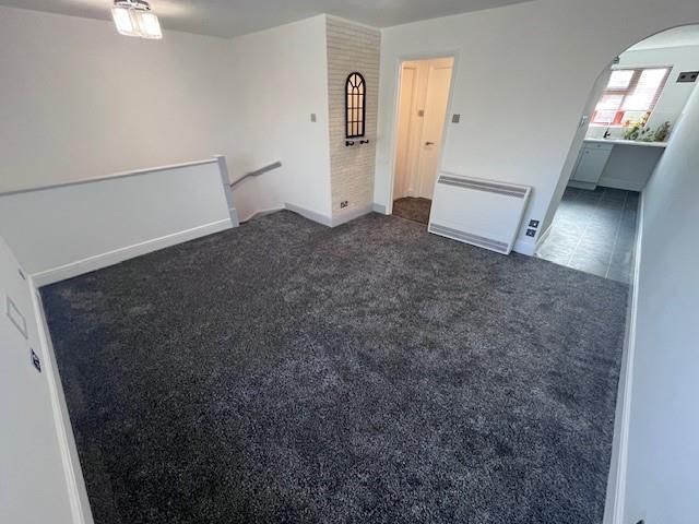 Property photo 2 of 9 157d9Ced-Lounge 202.Jpg