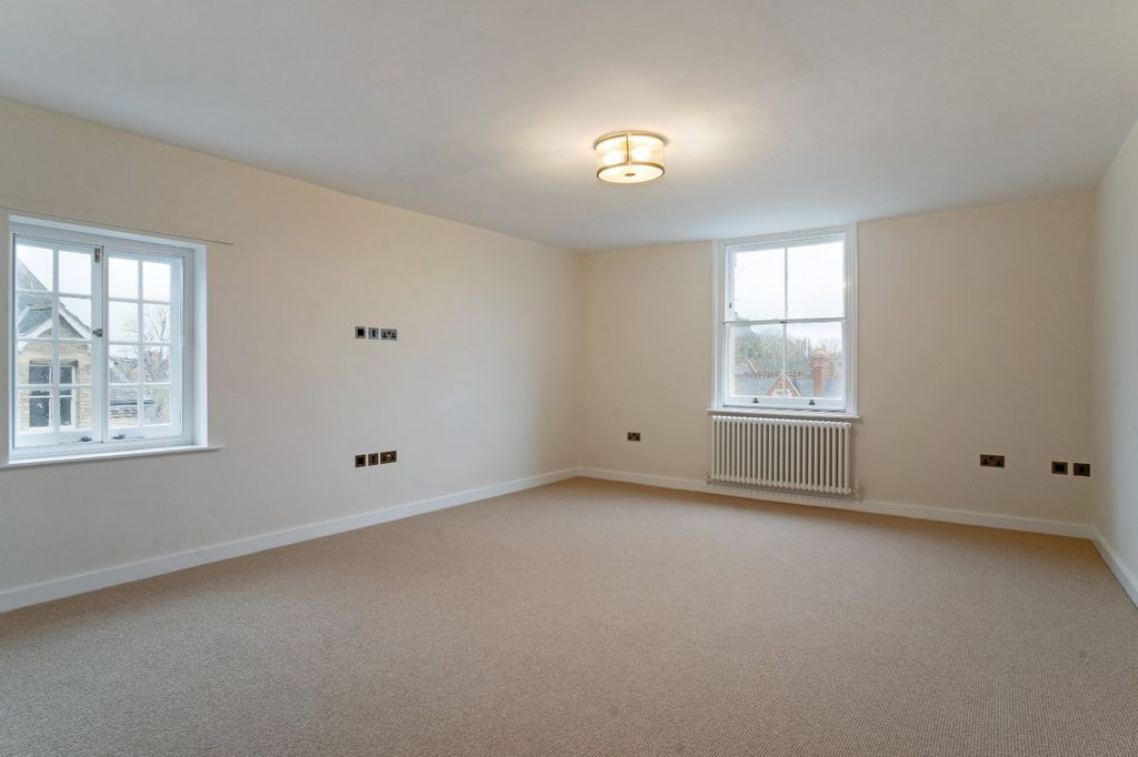 Property photo 2 of 12 Sitting Room