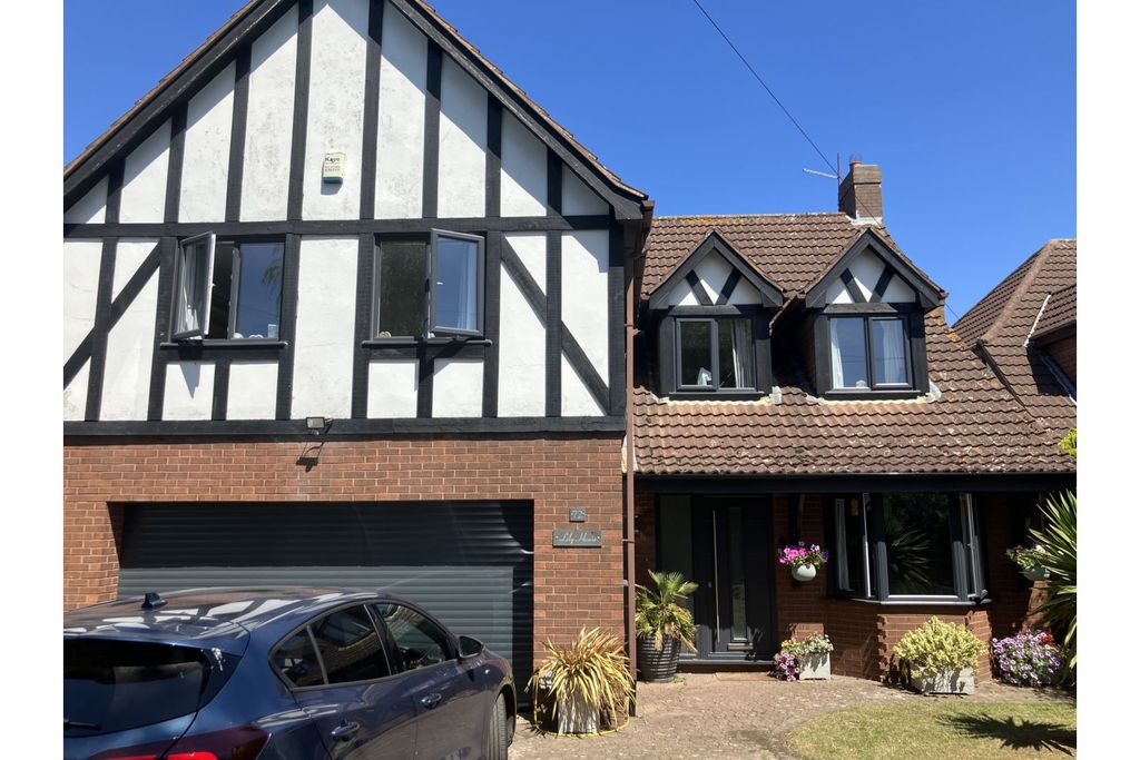 Property photo 2 of 30