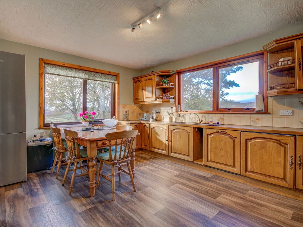 Property photo 3 of 26