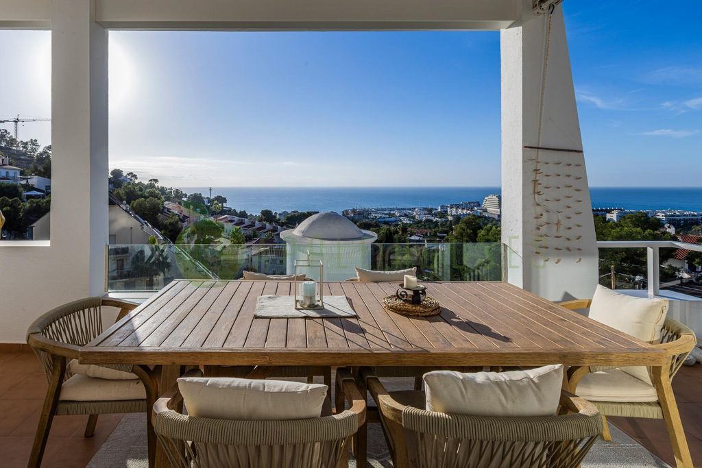 Property photo 2 of 52